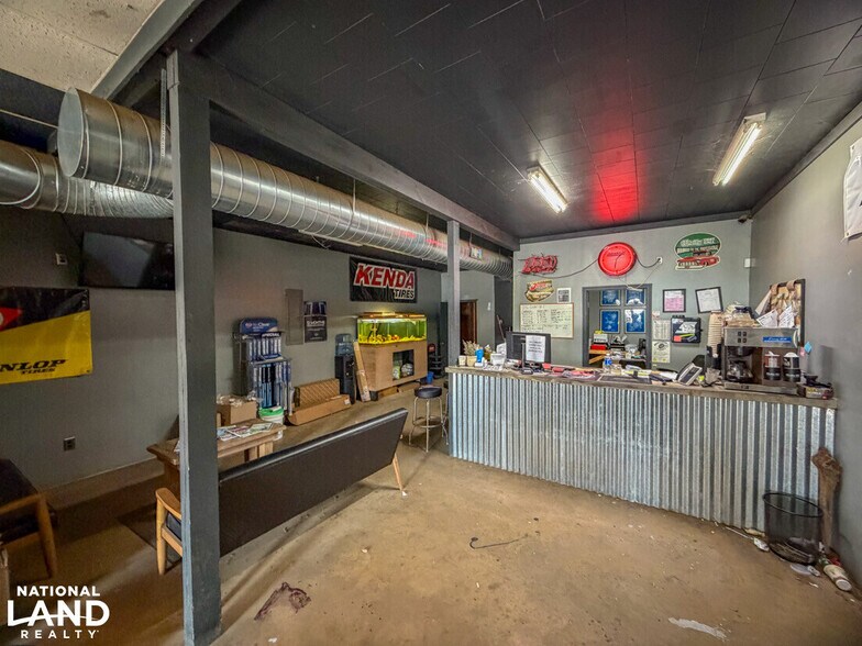 More Photos Of SR-5 S, Marion General Retail For Sale