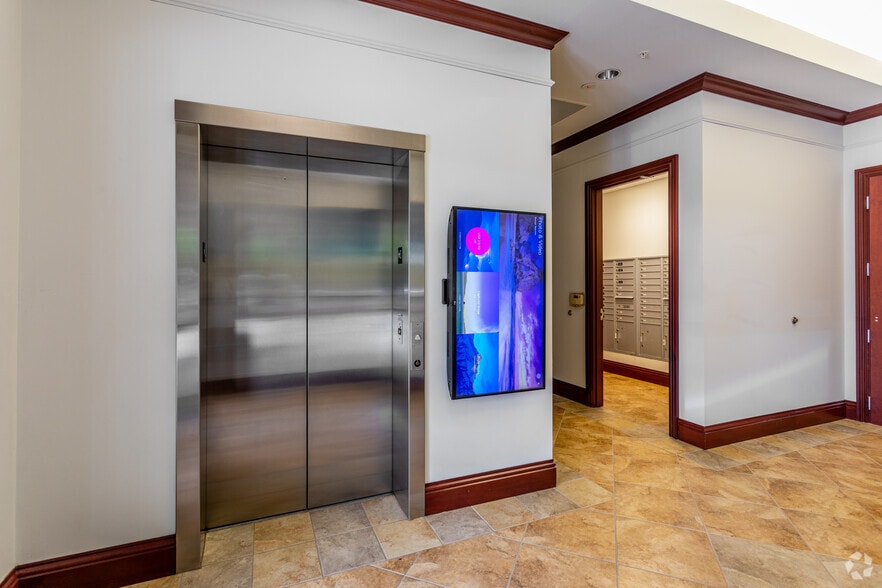 More Photos Of 12250 E Tamiami Trl, Naples Medical For Lease