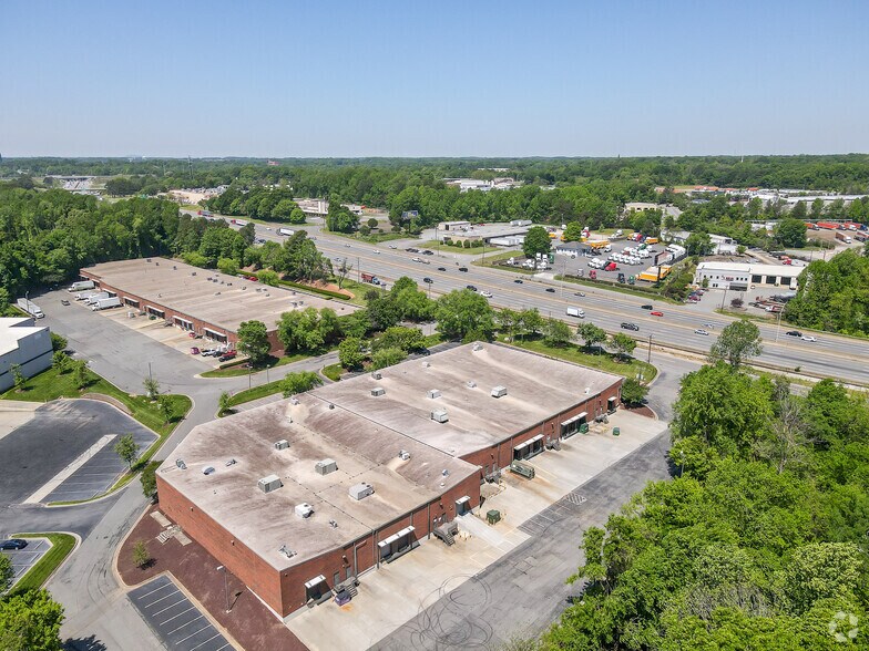 More Photos Of 2201 Interstate North Dr, Charlotte Warehouse For Lease