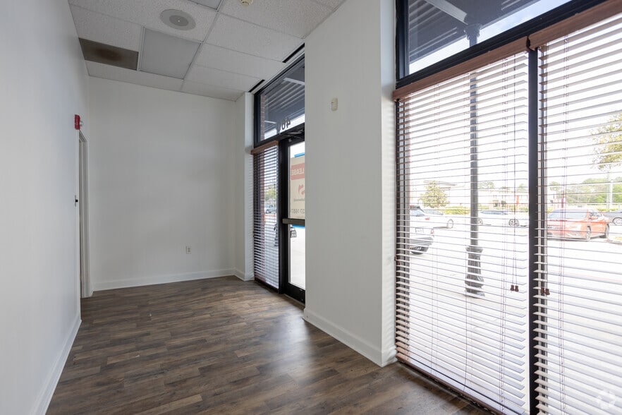 More Photos Of 18321 W Lake Houston Pky, Humble Unknown For Lease