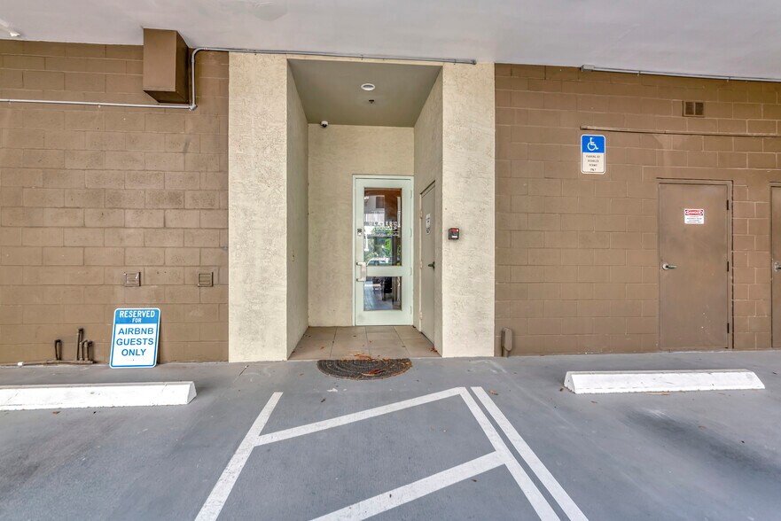 More Photos Of 1345 2nd St, Sarasota Office Residential For Sale