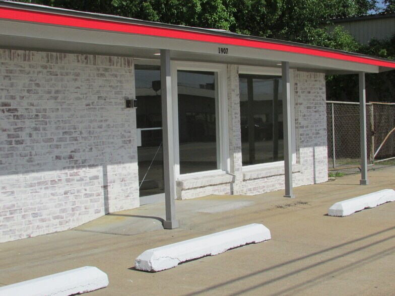 More Photos Of 1907 N 11th St, Muskogee Office For Lease