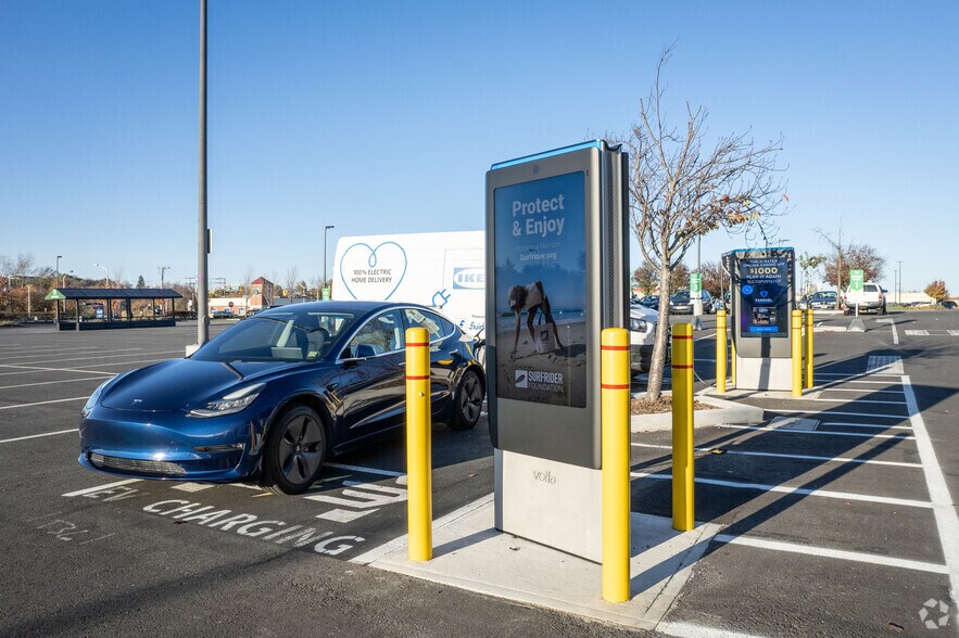 More Photos Of 2-4 Memorial Dr, Lodi Unknown For Lease