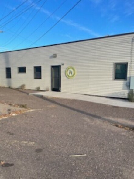 More Photos Of 407 N Front St, Spooner Office For Sale