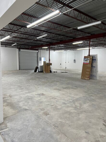 More Photos Of 1602 Arcadia Pl, Jacksonville Warehouse For Lease
