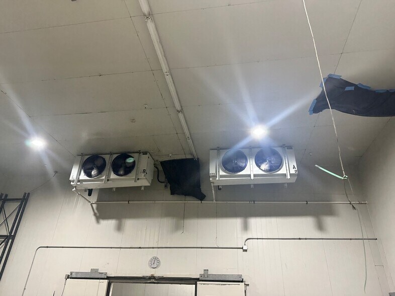 More Photos Of 160 Broadway, Cresskill Warehouse For Lease