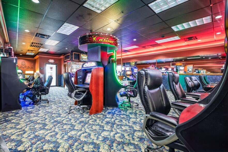 More Photos Of 1600 N Crawford Ave, Hardin General Retail For Sale