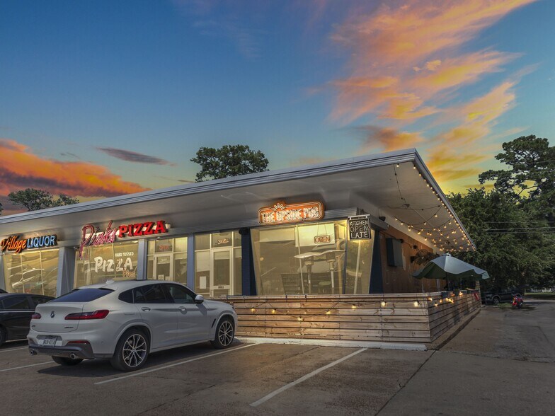 More Photos Of 3402-3412 N Shepherd Dr, Houston Storefront For Sale