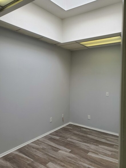 More Photos Of 400-402 Main St, Metuchen Office For Lease