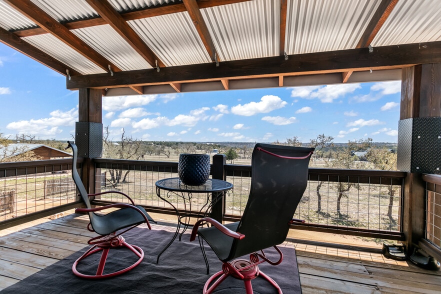 More Photos Of 100 Five Star Trl, Fredericksburg Hotel For Sale