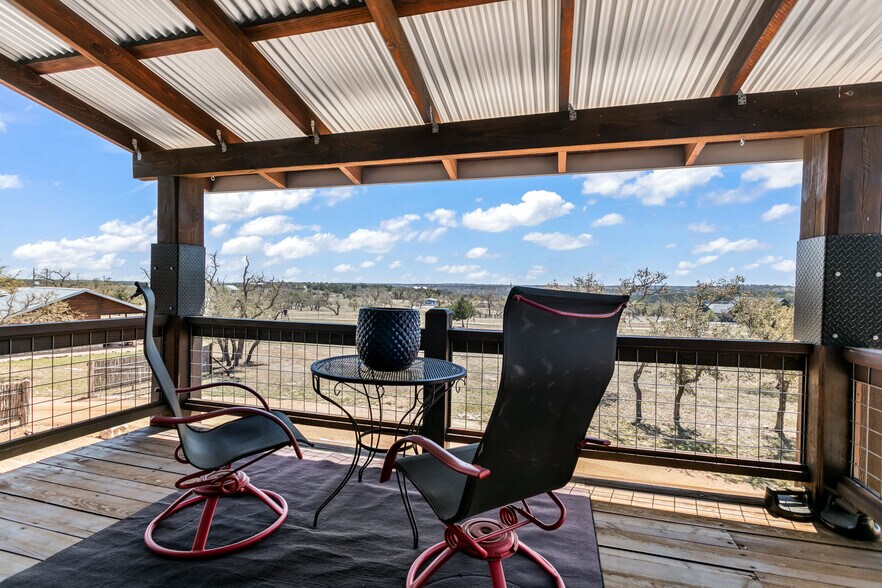 More Photos Of 100 Five Star Trl, Fredericksburg Hotel For Sale