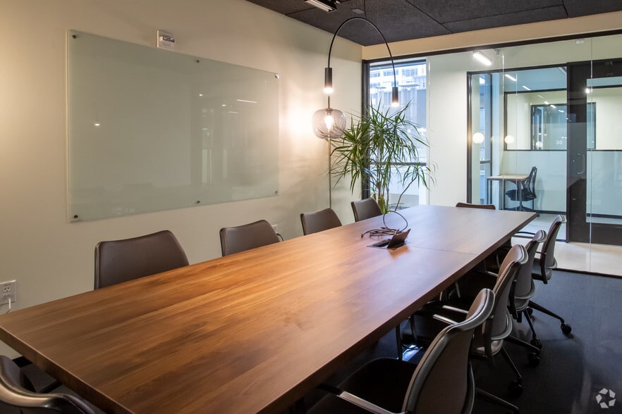 More Photos Of 823 Congress Ave, Austin Office For Lease