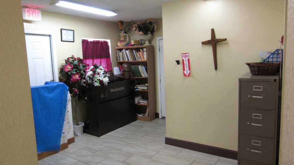 More Photos Of 0 Melton Ave, Auburndale Religious Facility For Sale