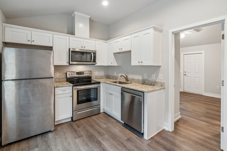 More Photos Of 112 NW 9th St, Gainesville Multifamily For Sale