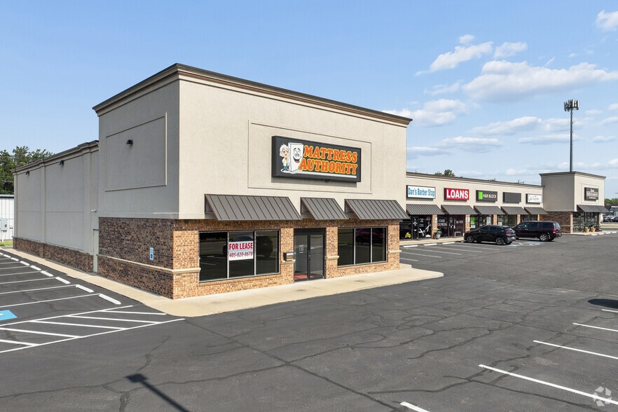 Primary Photo Of 601-617 S Broadway, Edmond General Retail For Lease