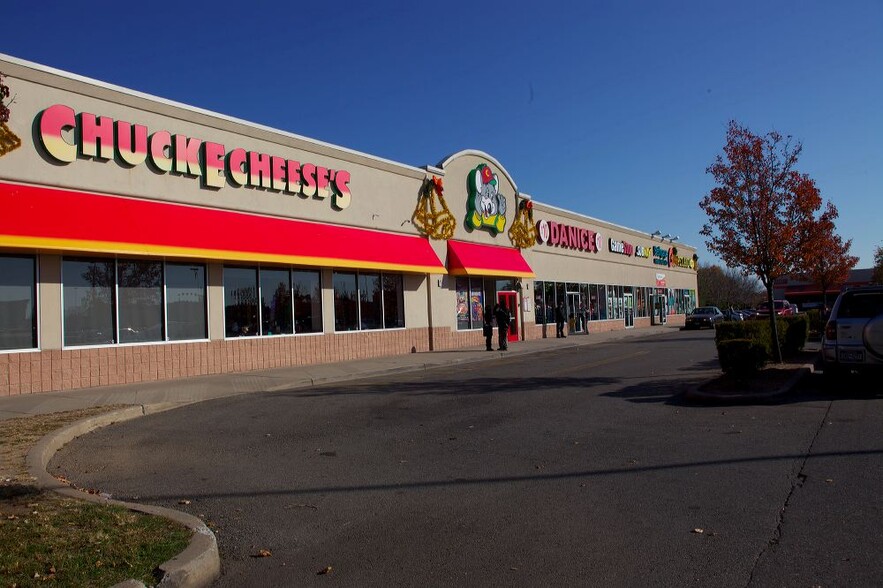 More Photos Of 132-172 Fulton Ave, Hempstead Unknown For Lease