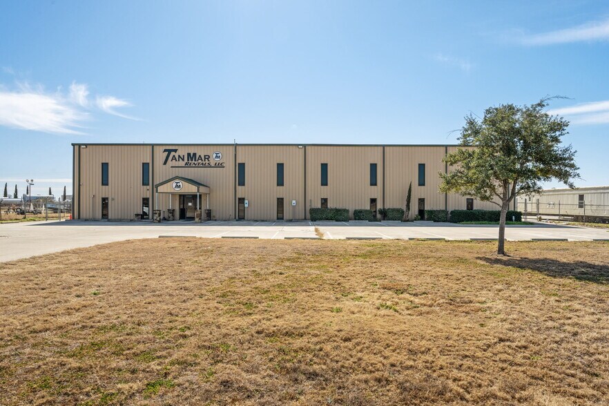 More Photos Of 40 Corgey Rd, Pleasanton Light Manufacturing For Lease