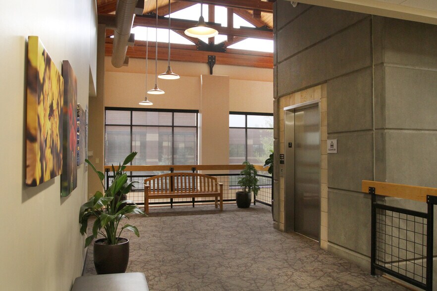 More Photos Of 5200 Hahns Peak Dr, Loveland Medical For Lease