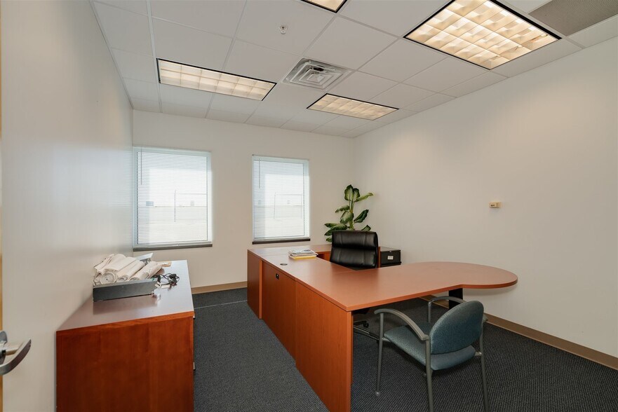 More Photos Of 2841 E Empire St, Bloomington Airplane Hangar For Sale