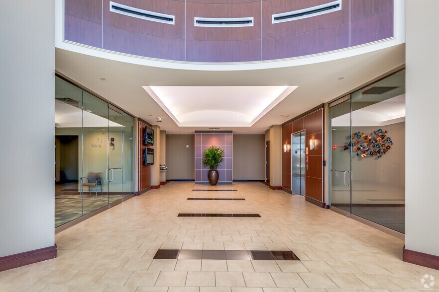 More Photos Of 11600 Broadway Extension, Oklahoma City Office For Lease