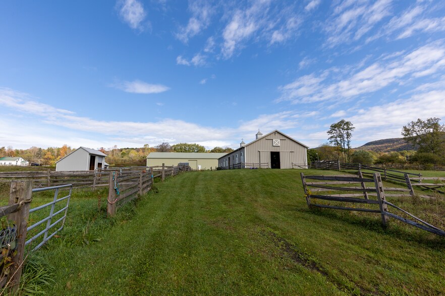 More Photos Of 4 Whitman Rd, Stephentown Sports And Entertainment For Sale