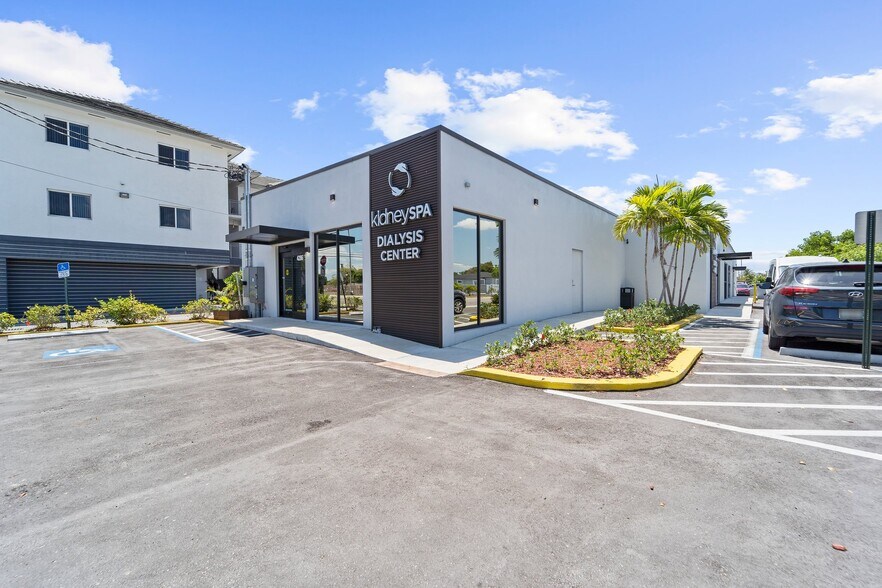 More Photos Of 4298 Palm Ave, Hialeah Freestanding For Sale