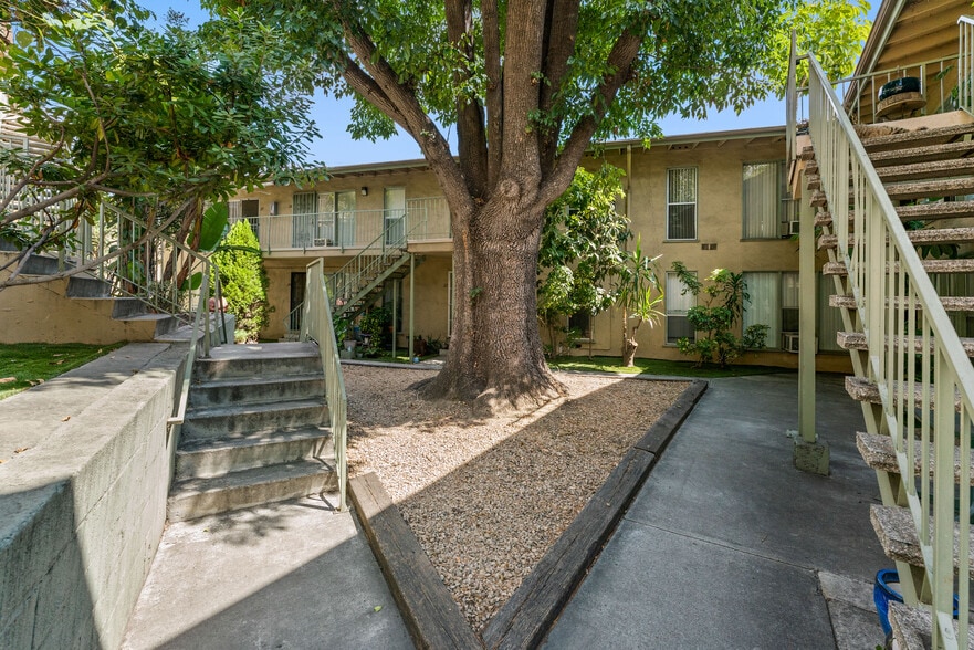 More Photos Of 2131 N Cahuenga Blvd, Los Angeles Apartments For Sale