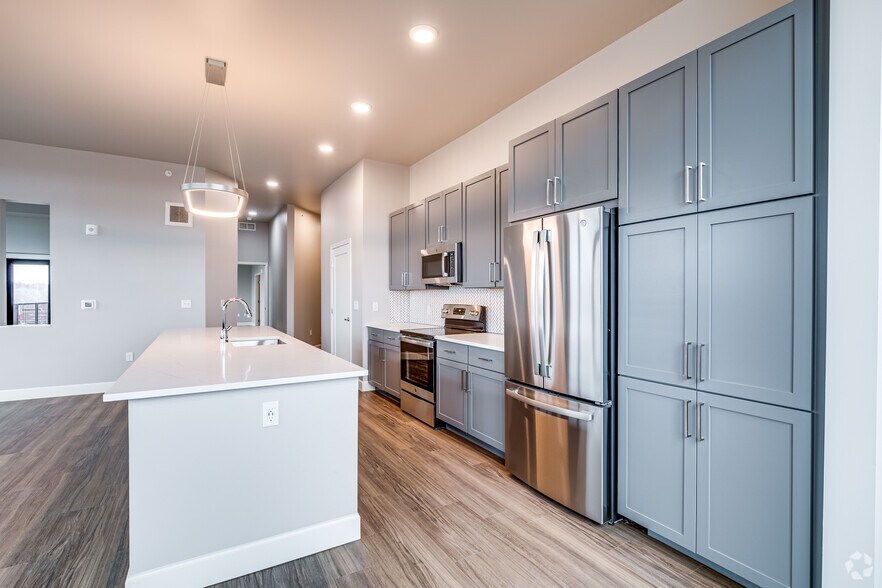 More Photos Of 800 Cretin Ave S, Saint Paul Apartments For Lease