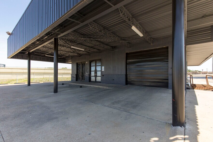 More Photos Of 636 W Tarrant Rd, Grand Prairie General Retail For Sale