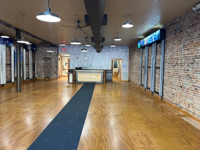 More Photos Of 1104 Broadway, Columbus Storefront For Lease