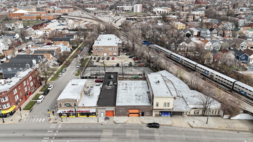 More Photos Of 3750 North ave, Chicago Service For Lease