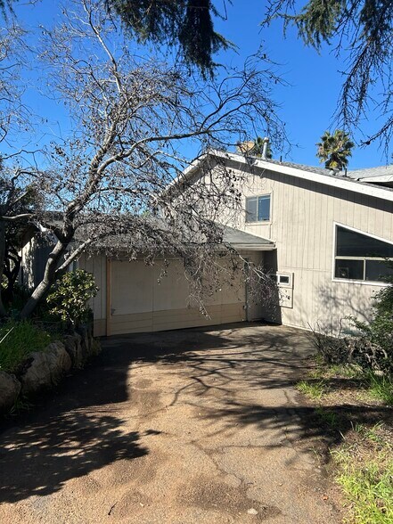 More Photos Of 702 E Vista Way, Vista Multifamily For Sale