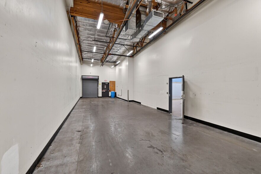 More Photos Of 1401 Broadway, Sacramento Drugstore For Lease