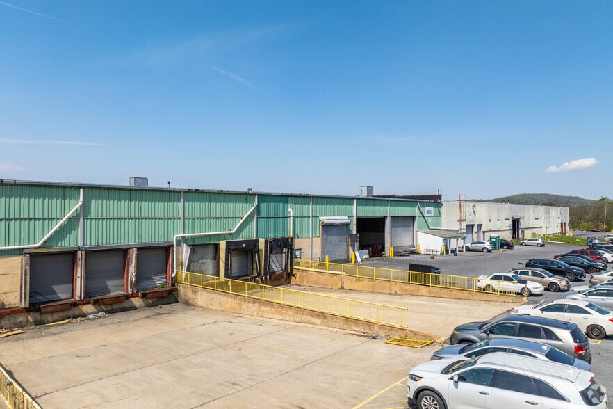 More Photos Of 2027 S 12th St, Allentown Unknown For Lease