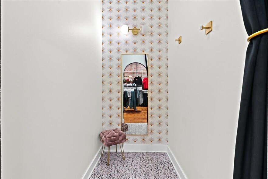 More Photos Of 104 S Leroy St, Fenton Storefront Retail Residential For Sale