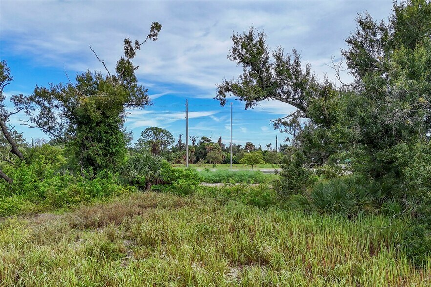 More Photos Of 3279 S Access Rd, Englewood Freestanding For Sale