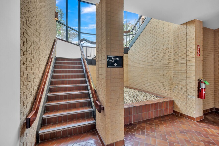 More Photos Of 16333 S Great Oaks Dr, Round Rock Medical For Lease