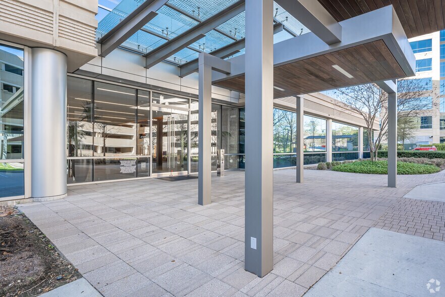 More Photos Of 1790 Hughes Landing Blvd, The Woodlands Office For Lease