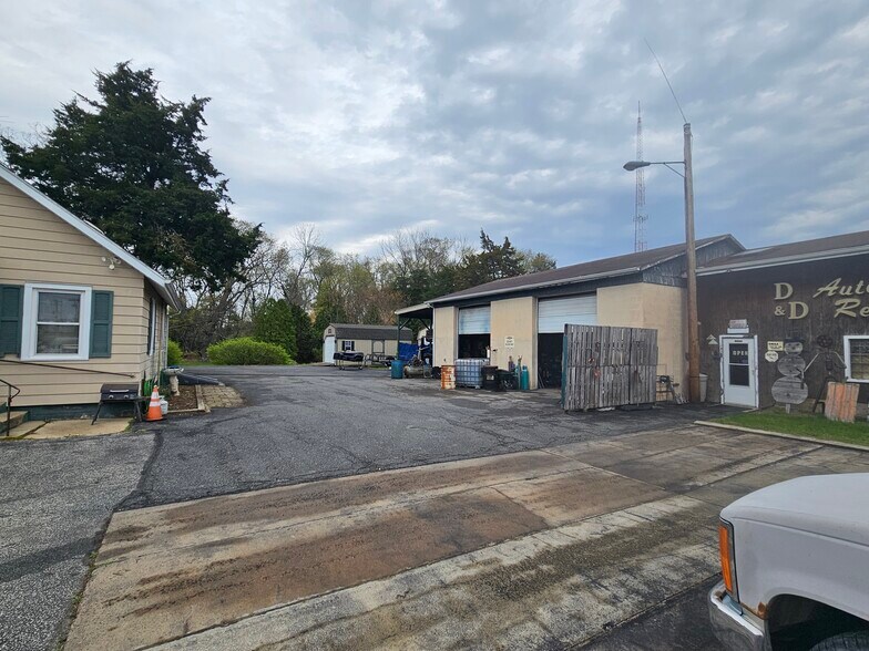 More Photos Of 1737 S Burlington Rd, Bridgeton Flex For Sale