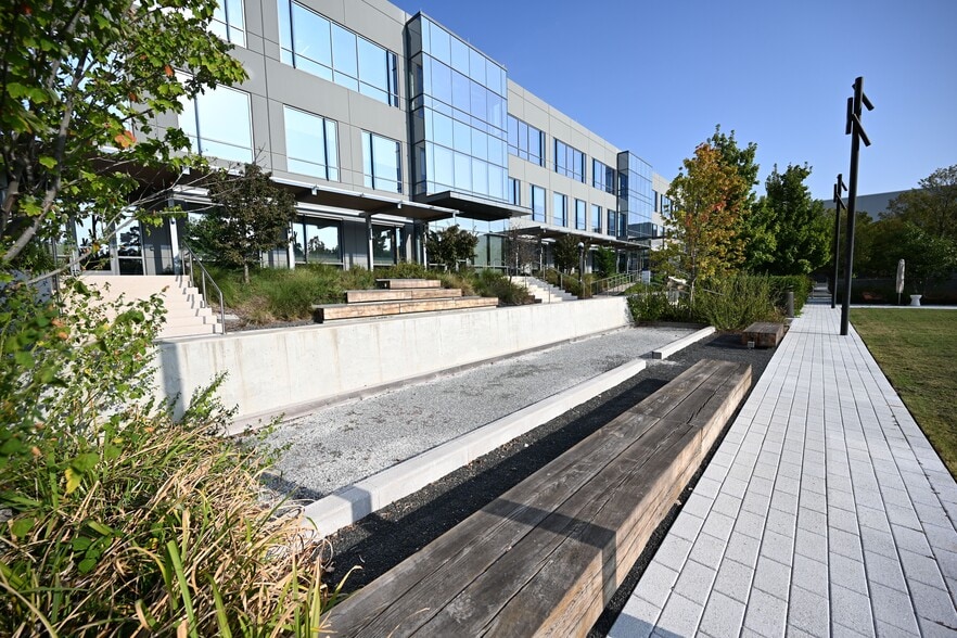 More Photos Of 8800 Technology Forest Pl, The Woodlands Unknown For Lease