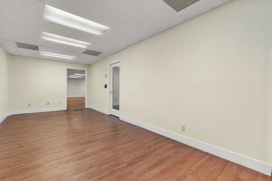 More Photos Of 5100 N Federal Hwy, Fort Lauderdale Office For Sale