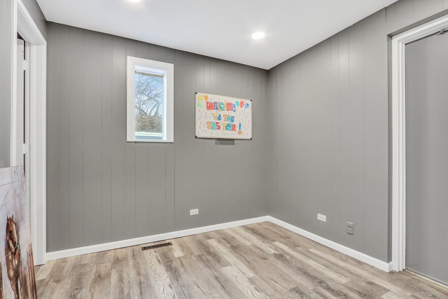 More Photos Of 1400 Sunset Ave, Waukegan Medical For Sale