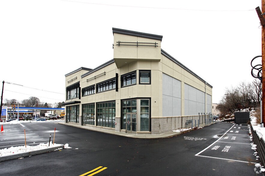 More Photos Of 1019 Trapelo Rd, Waltham Freestanding For Lease