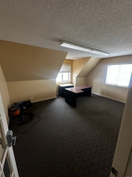 More Photos Of 1212 34 Av SE, Calgary Land For Lease