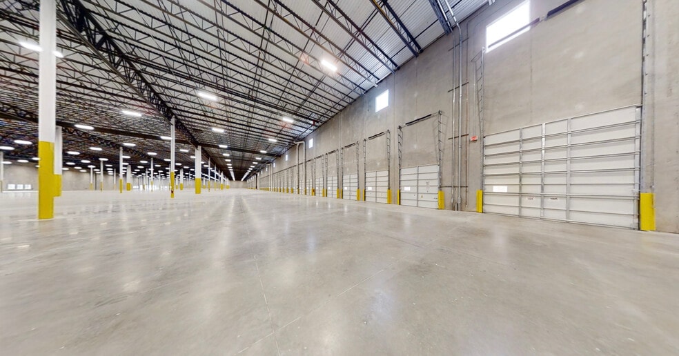 More Photos Of 15791 Corporate Cir, Jupiter Distribution For Lease