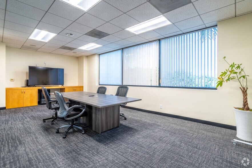 More Photos Of 2729 Bristol St, Costa Mesa Medical For Sale