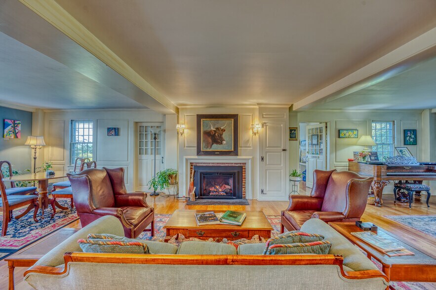 More Photos Of 80 Guider Ln, Bethlehem Hotel For Sale