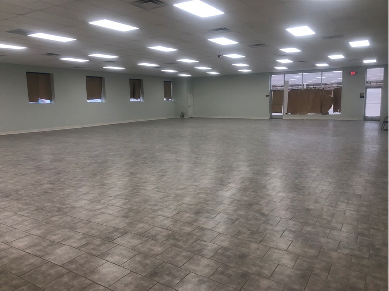 More Photos Of 12101 Joseph Campau St, Hamtramck Storefront Retail Office For Lease