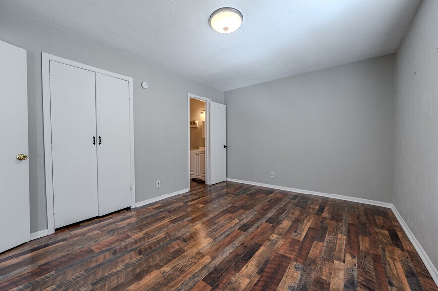 More Photos Of 732 W Alice Ave, Kingsville Apartments For Sale