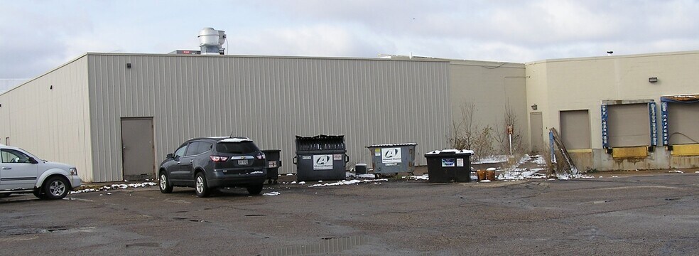 More Photos Of 2111-2113 8th St S, Wisconsin Rapids General Retail For Lease